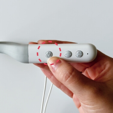 電源ボタンを押す